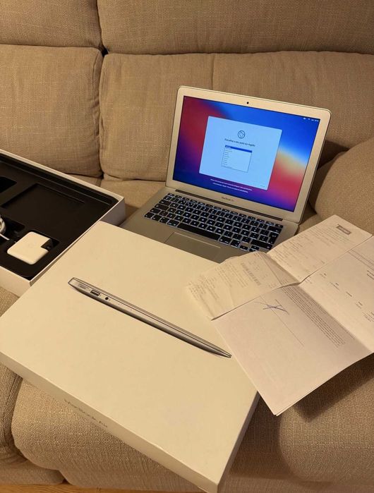 Macbook Air c/ novo c/47 ciclos de bateria apenas c/Fatura Worten