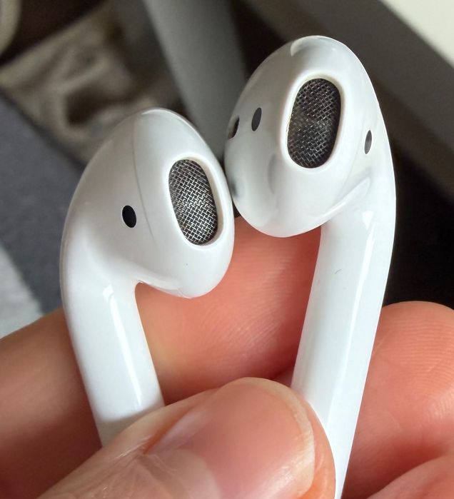 Oryginalne Apple AirPods 2. generacji z etui ładującym Douszne Biały