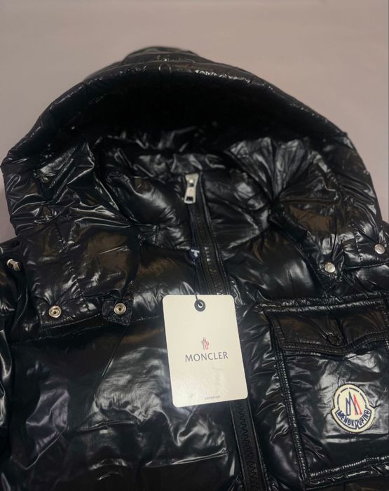 Продам куртку moncler размер м возможна личная встреча