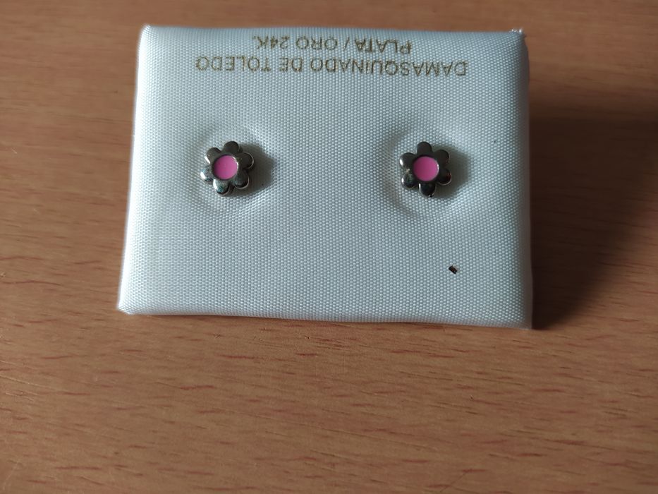 Brincos flor rosa e prateado