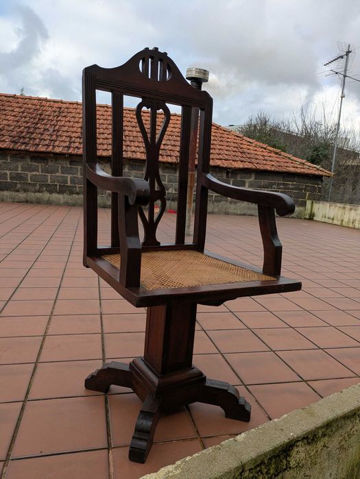 Cadeira em palhinha de secretária