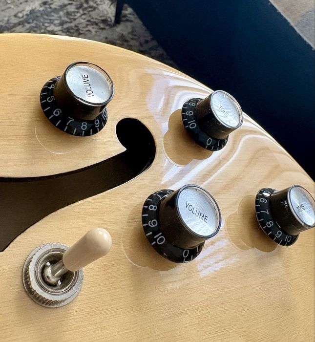 Epiphone 339 inspired by Gibson