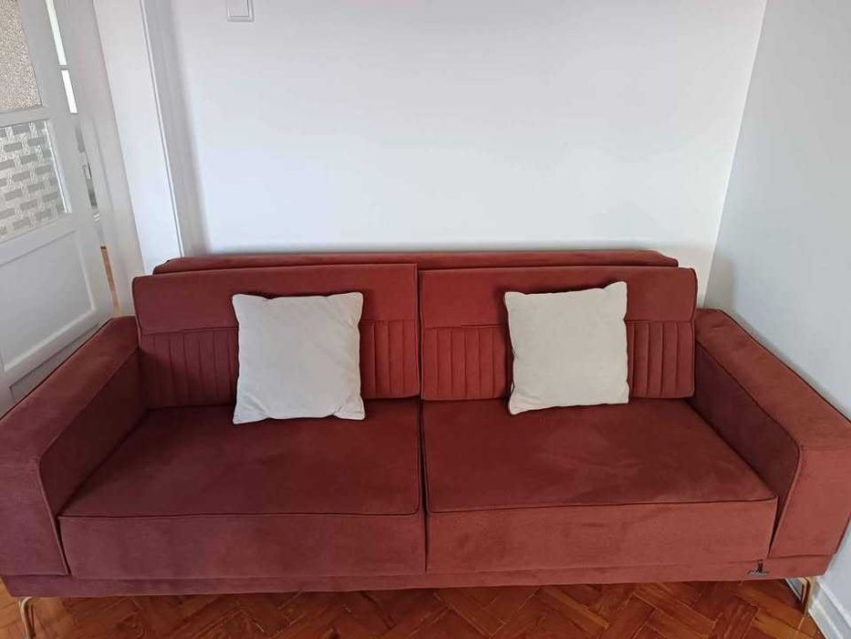Sofá Cama 3 Lugares | 2 em 1 | Cor Tijolo Premium | Usado, como Novo > Lisboa