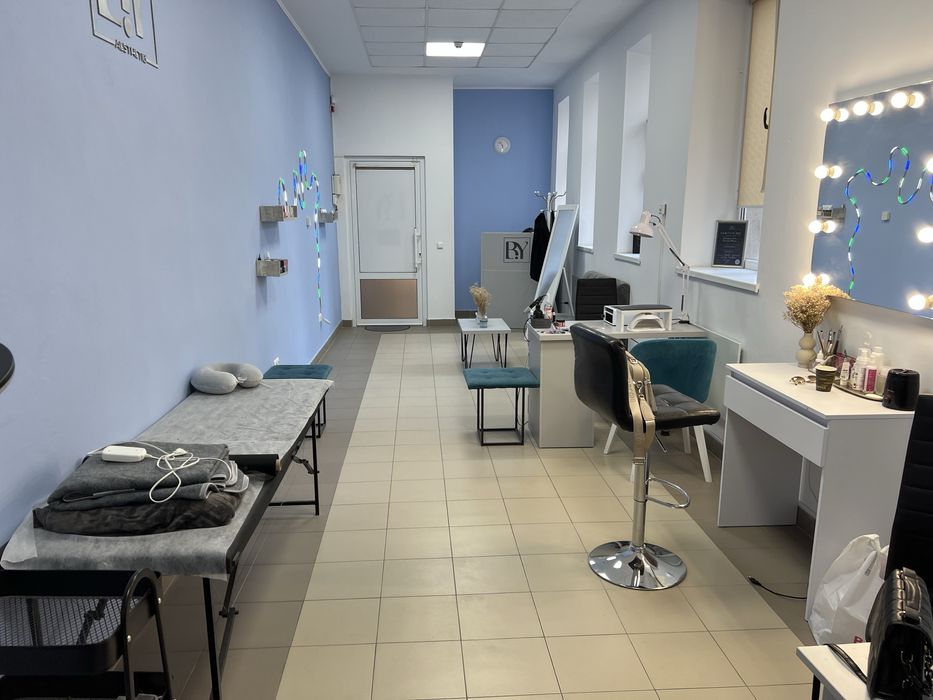 Оренда місць для бровиста, лешмейкера та майстра манікюру/педикюру