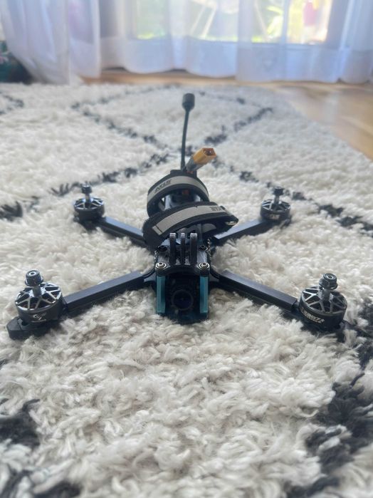 Dron FPV ELRS 2.4GHz analog + baterie i śmigła