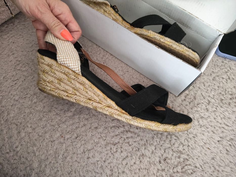 Buty na koturnie roz.41