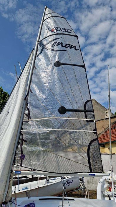 Łódź żaglowa żaglówka Topper Xenon 4,5m + wózek slipowy (1)