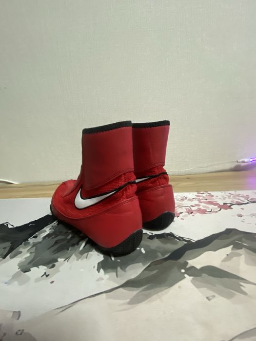 Nike Machomai  2