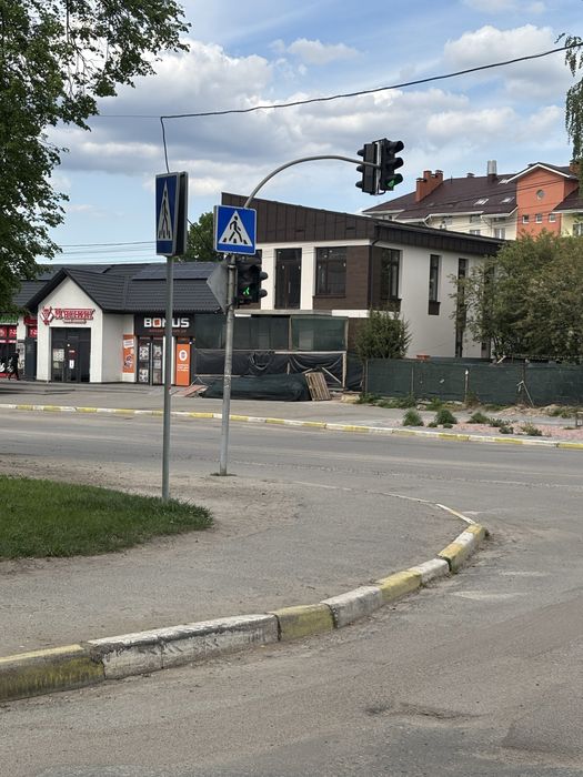 Оренда будівлі 363 м² центр Хотів під клініку, магазин