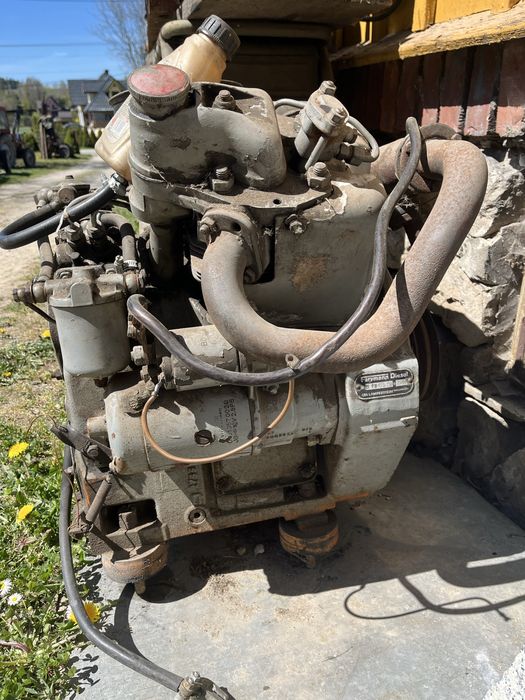 Silnik dwucylindrowy diesel 18 KM