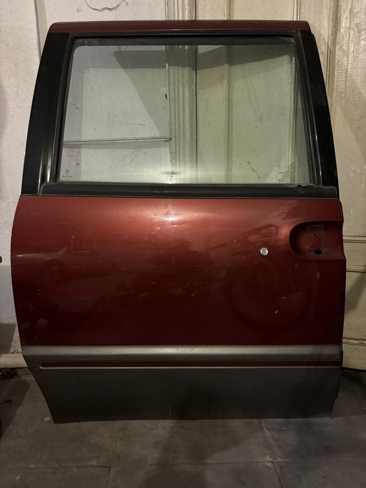 Дверь Ниссан Серена- Ванетте.