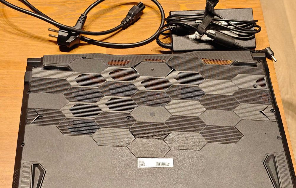 Laptop gamingowy MSI Katana GF76 12UC 17.3" i5 32gb RTX3050 ssd 1TB