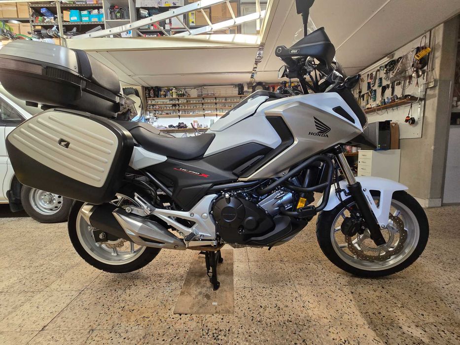 Honda NC750X com 5000 km´s em excelente estado