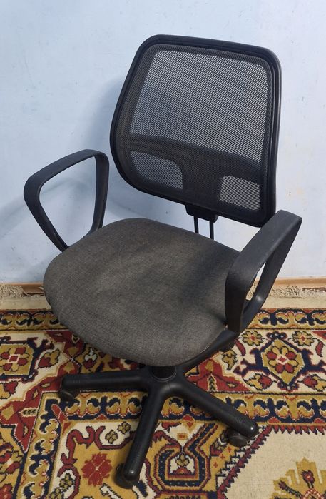 Продам крiсло ,для школяра.