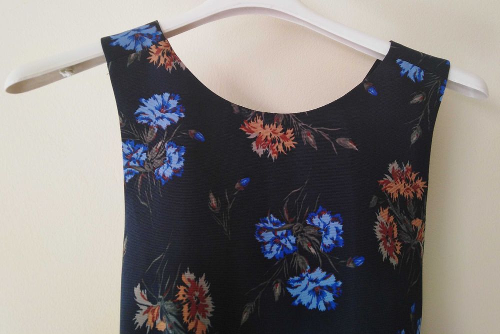 ZARA sukienka rozkloszowana granatowa kwiaty rozmiar M.