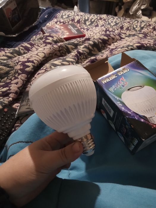 Lâmpada com som e comando