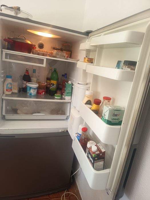 Frigorífico combinado funcionar super bem