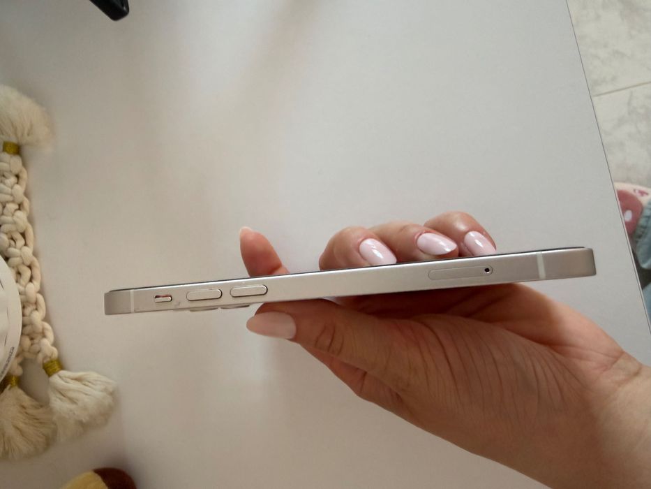 iPhone 12 em bom estado