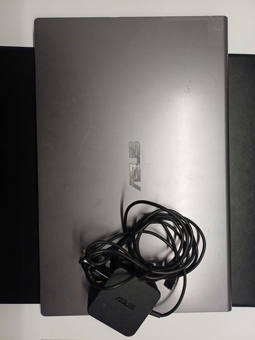 ASUS Portable F509F [Functional Computer, Scratched Screen]64751576969218121