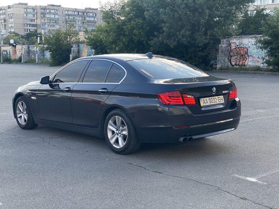 BMW 528 в кузові f10 ЦІЛА НЕ БИТА