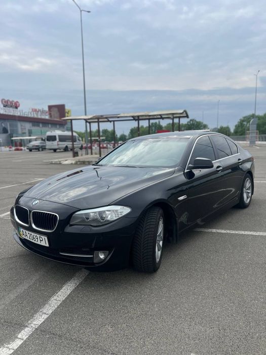 Офіційний BMW 520i