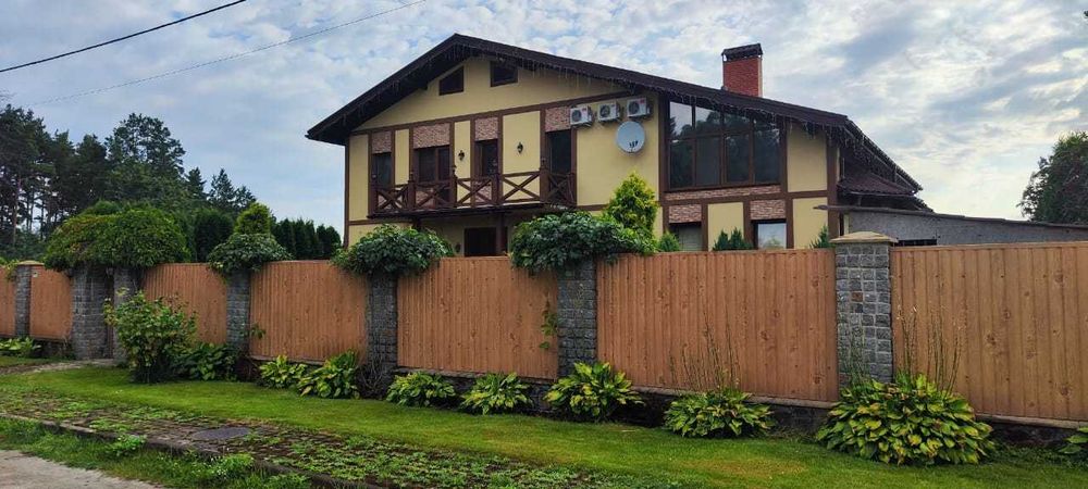 Будинок з ремонтом, меблями і технікою в передмісті Києва