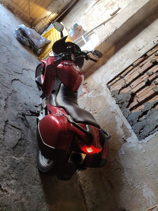 Honda 650  Deauville 2000