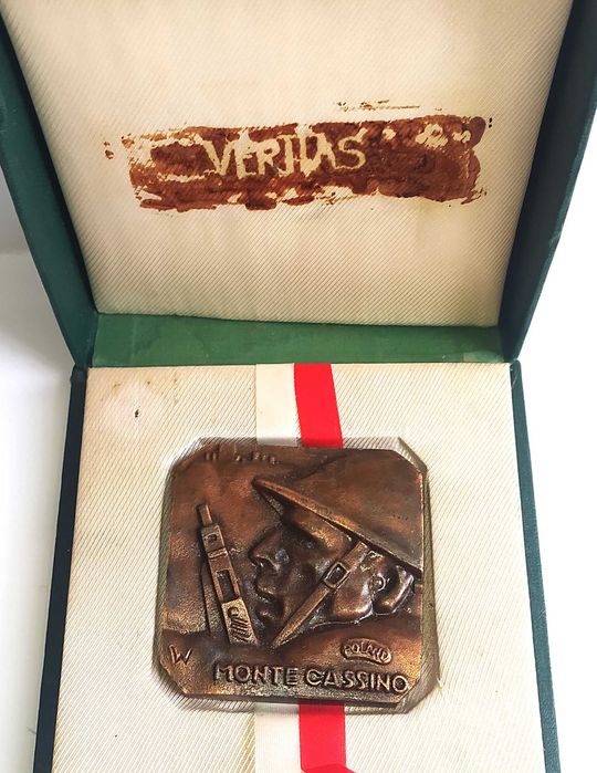 Pamiątkowy Medal Plakieta Monte Cassino Brąz 70lata Veritas
