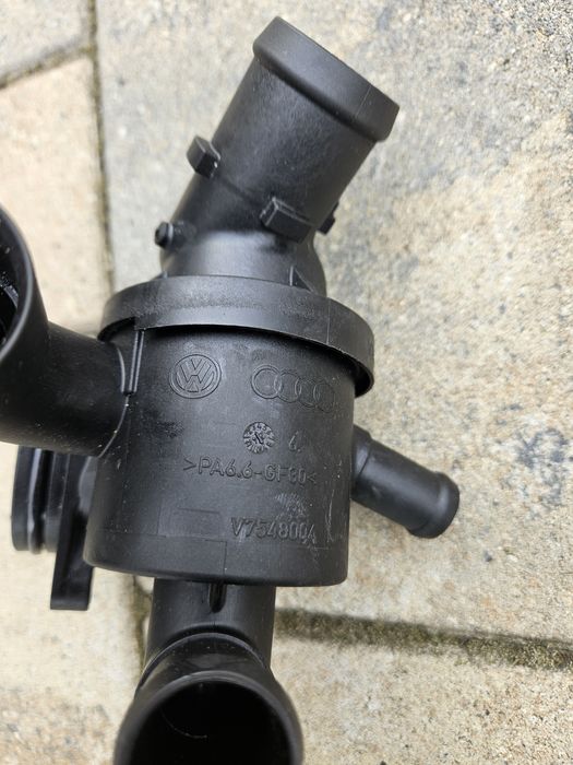 VW AUDI termostat 03L121111AL