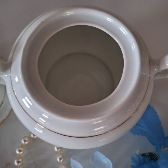 Piękna cukierniczka porcelanowa
