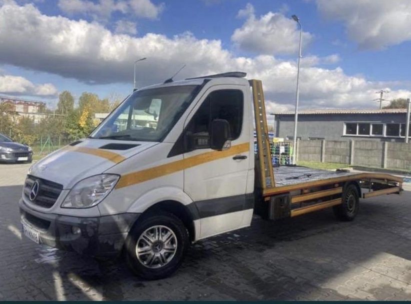 Auto laweta Pomoc drogowa holowanie wynajem