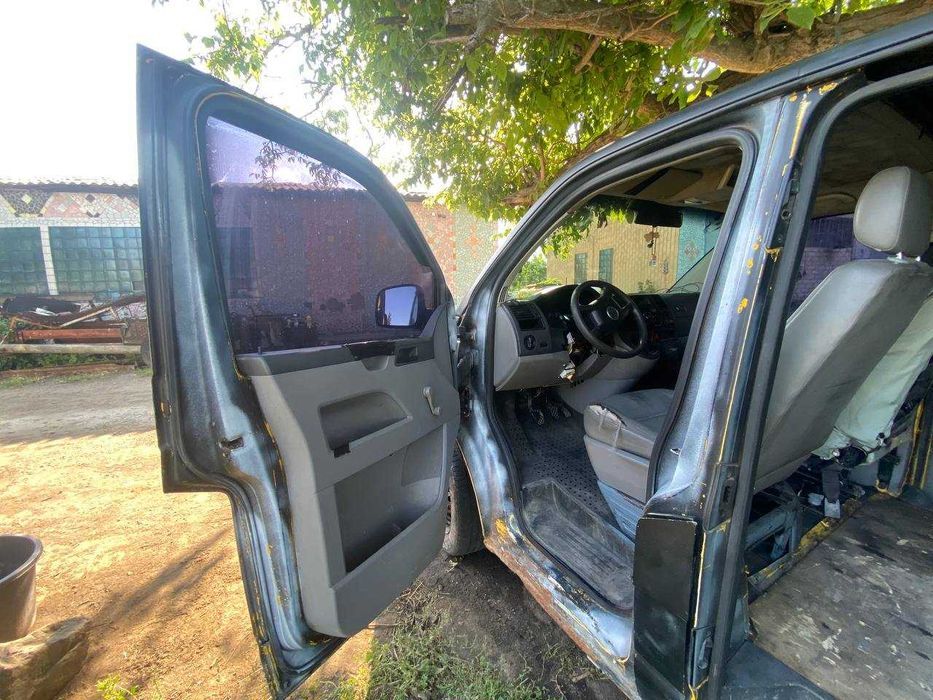 Продаю Volkswagen Transporter T5 2005 1.9 TDI МКПП