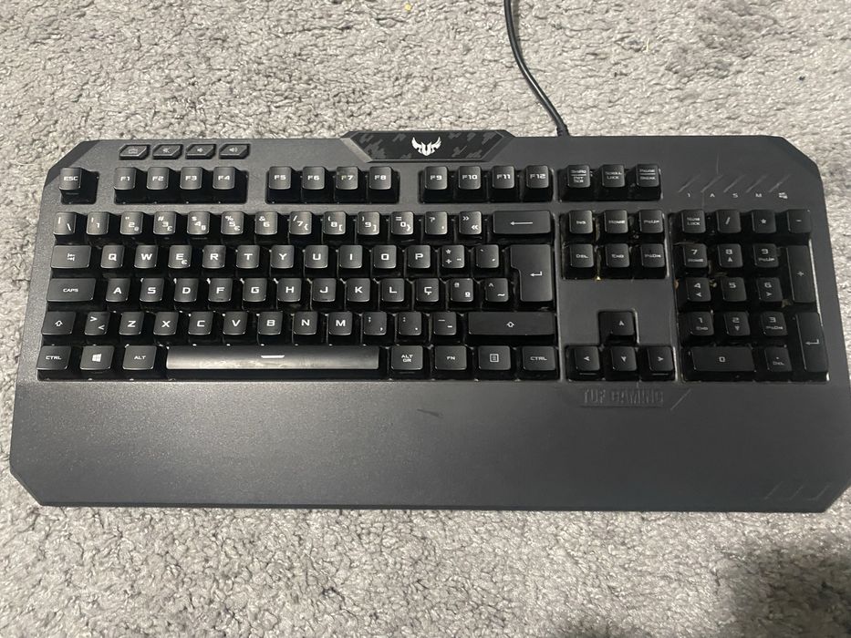ASUS TUF Gaming RGB Keyboard – Excellent Condition64552199311745121