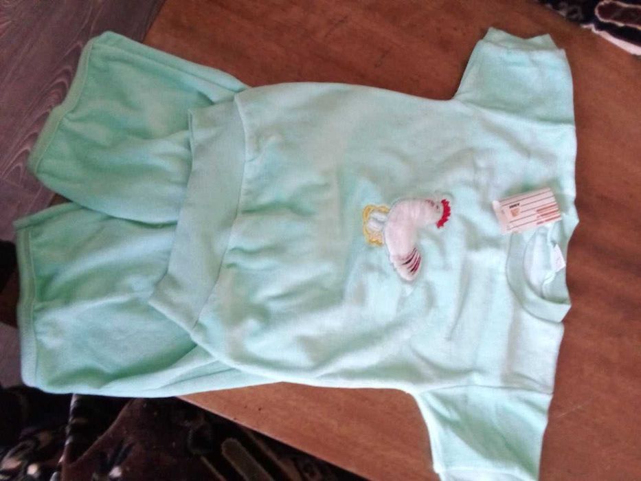 Продам детские вещи