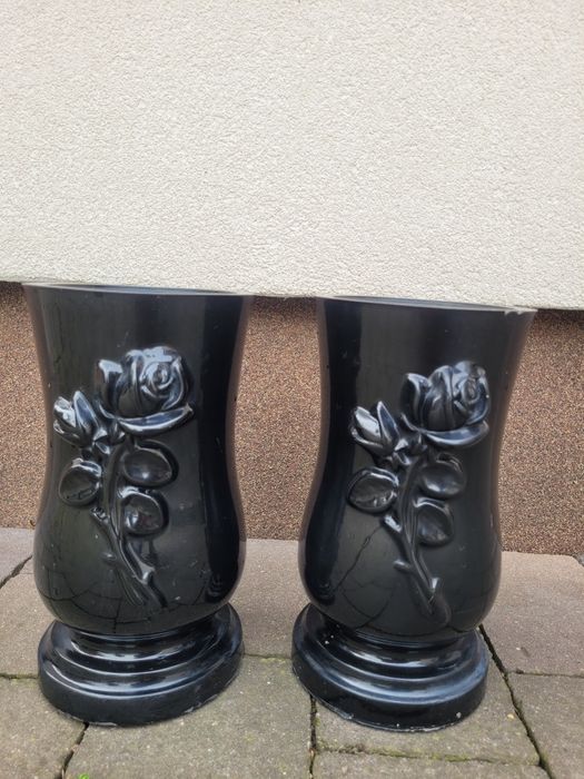 Wazon nagrobkowy czarny