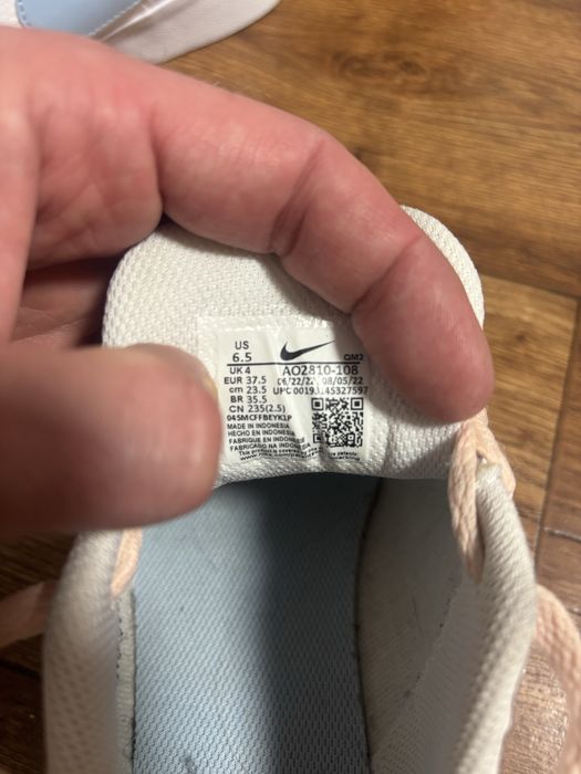 Nike Court Royale 37.5 розмір