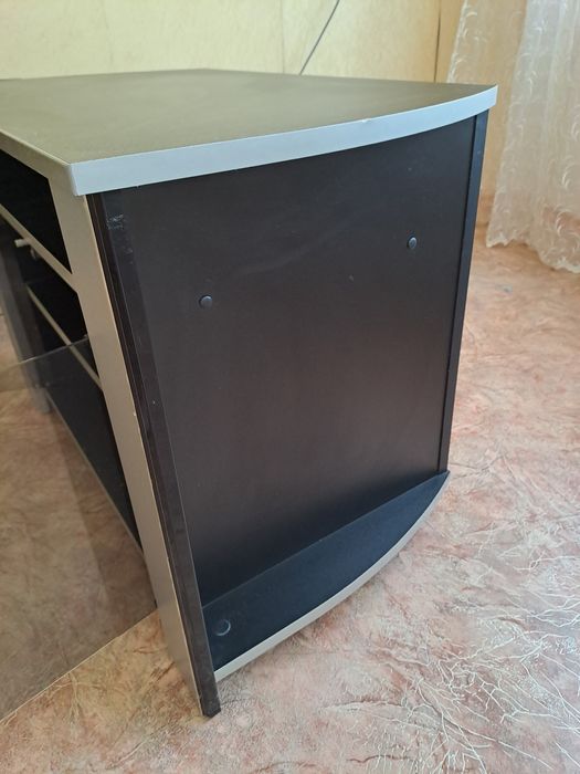 Тумба под телевизор бу. 750 грн.