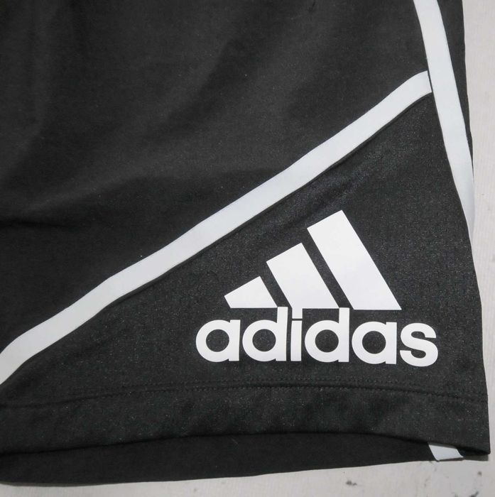 Adidas krótkie przewiewne spodenki L