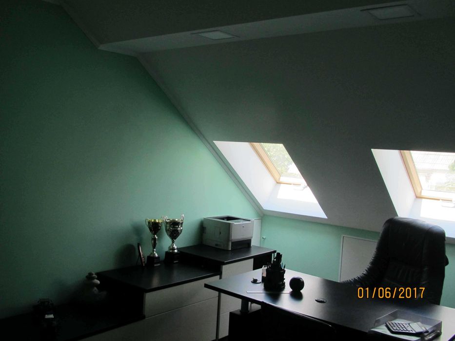 Центр офісна будівля 300 кв.м. гарний стан фасад ціна 650 у.е./кв.м.