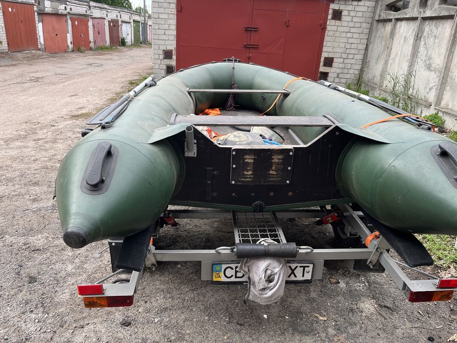 Продам Лодку з мотором та лафетом