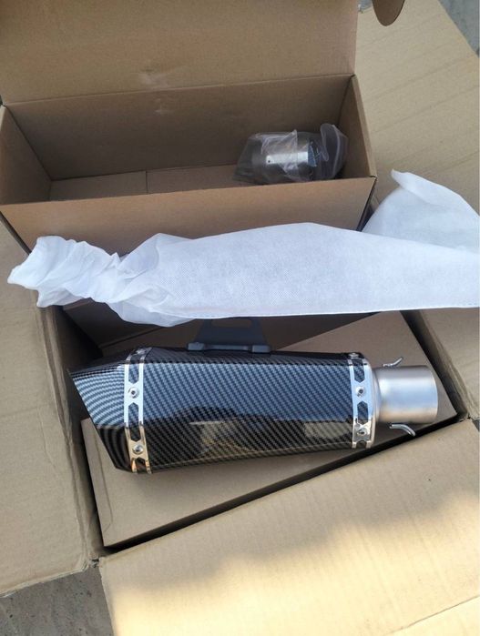 Прямоток Akrapovic, довжина 34 сантиметри