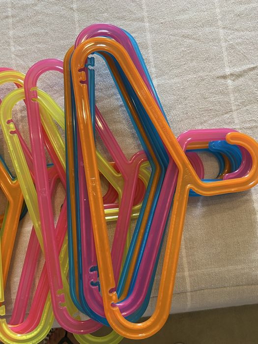Cabides para quarto de menina varias cores total de 20
