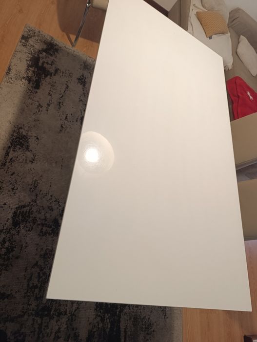 Aparador e mesa de sala