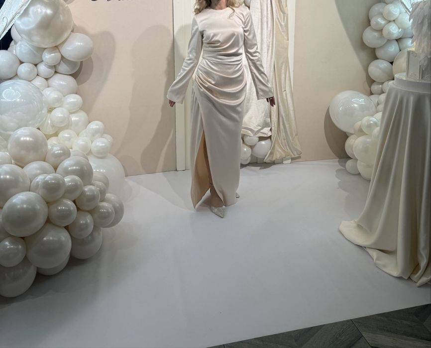 Сукня бренду Magnat Dress & Suits
