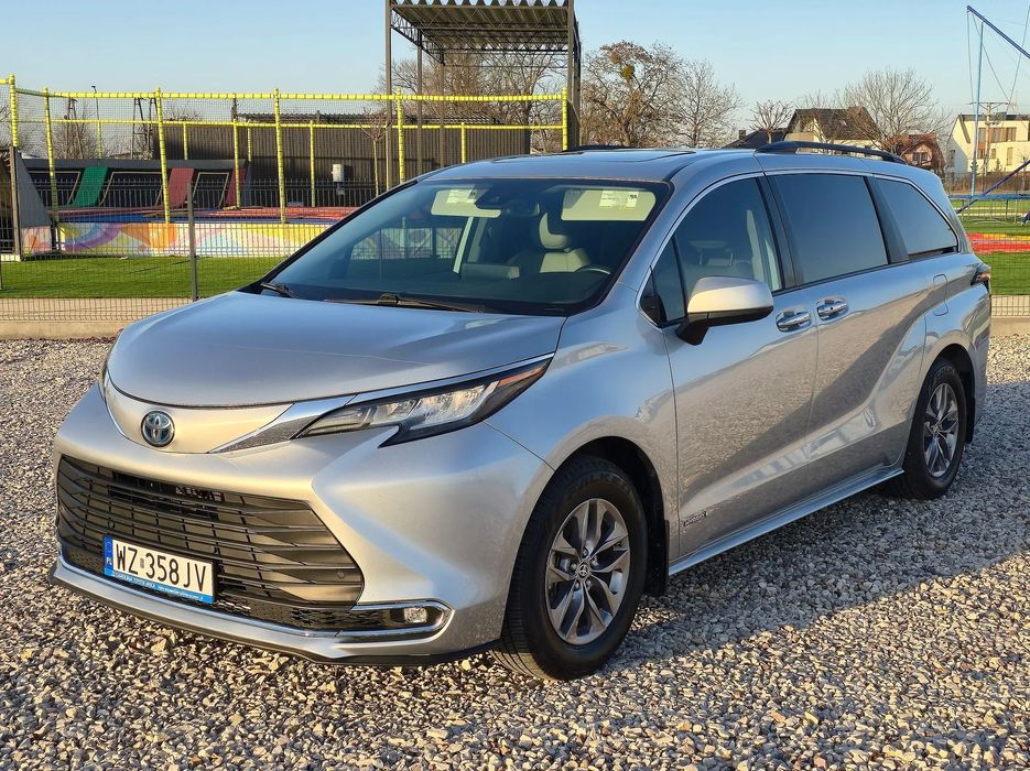 Toyota Sienna Hybrid Wersja XLE 8 osobowa Skora szyber