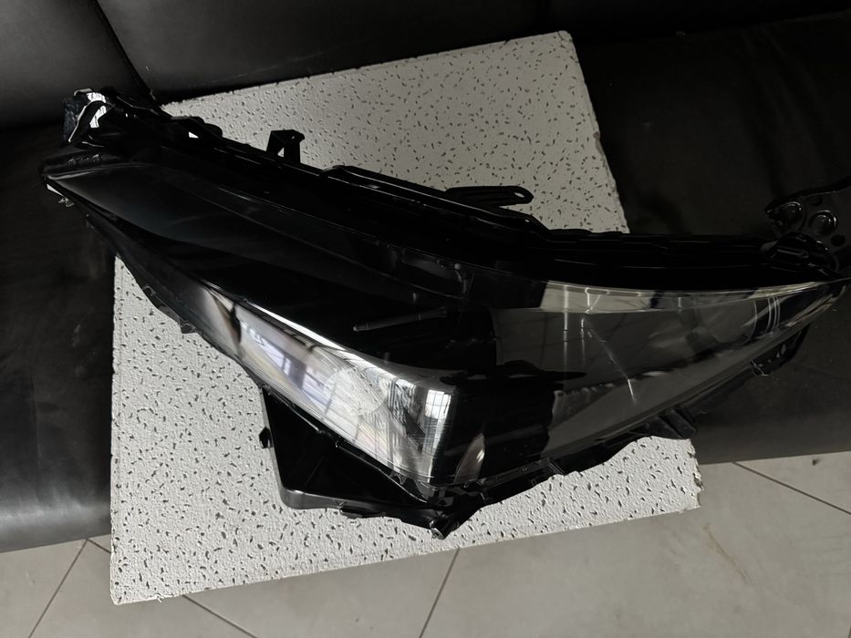 Фары Lexus NX 22-25  стекла , корпуса , рем .комплект .