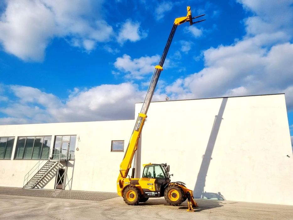JCB 540-140 jak Manitou MT 1440 R287