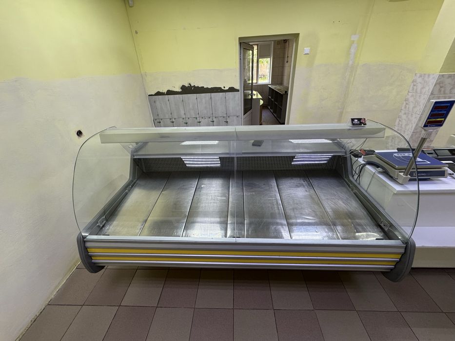 Холодильна вітрина
