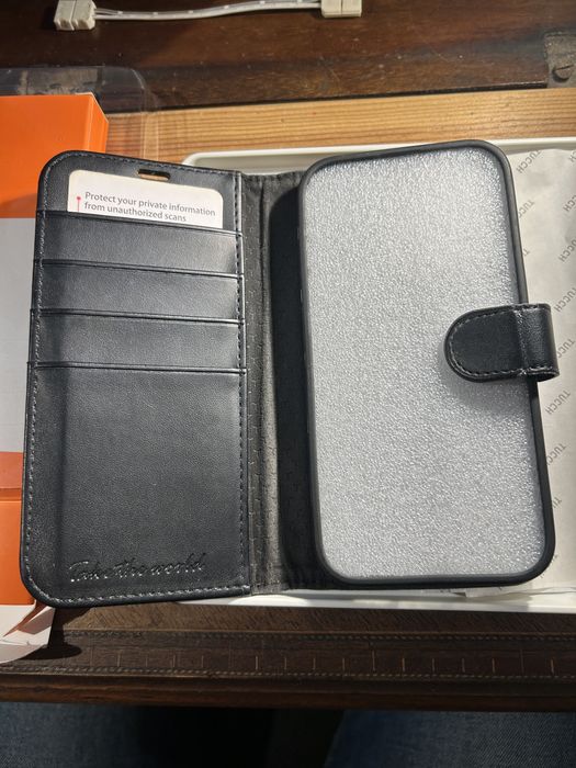Capa TUCCI iPhone 15 Pro (6.1”) tipo livro | Como nova