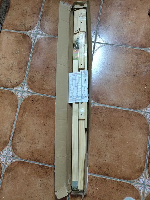 Cavalete ajustável de madeira - Novo